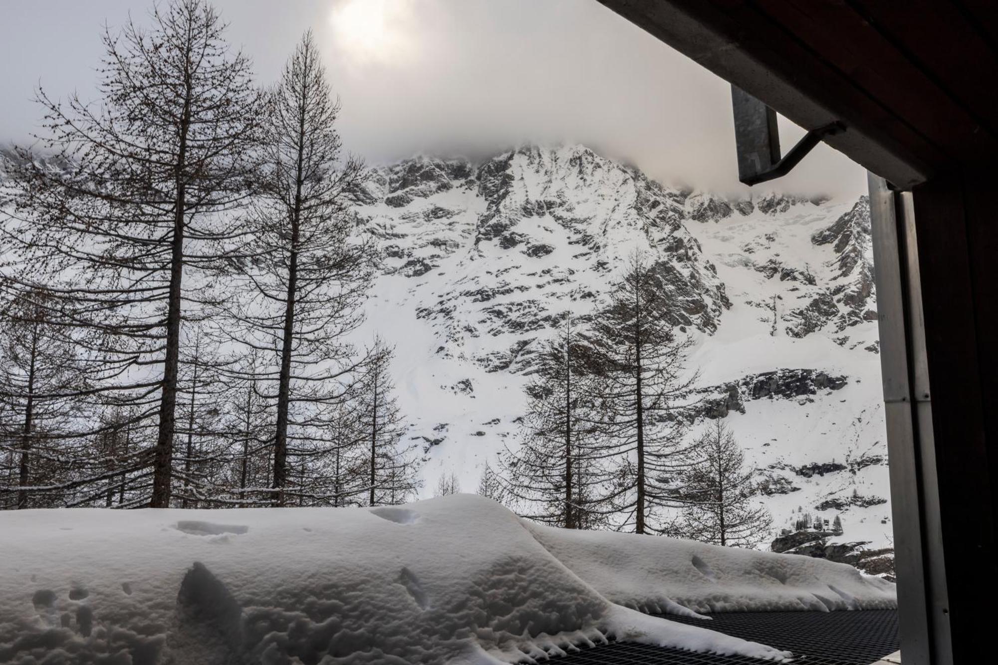 Erikzang - Cervinia Ski In Ski Out Apartments Брей-Червиния Экстерьер фото